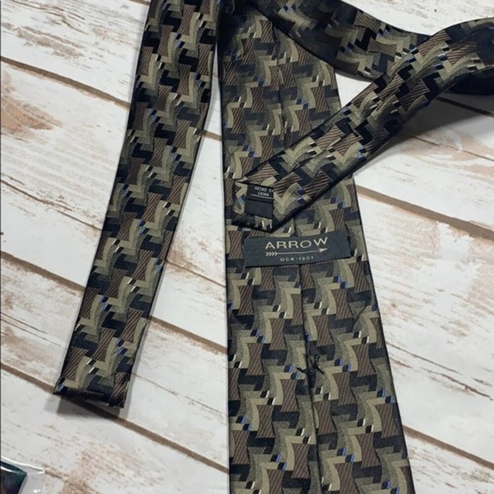 Arrow Green Silk Tie